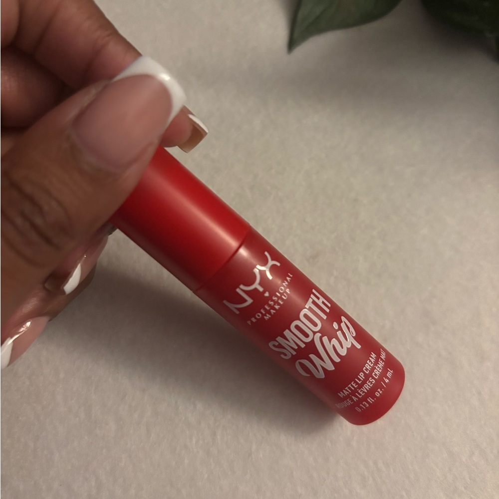 NYX Smooth Whip Matte Lip Cream ❤️ - Picture 3 of 3